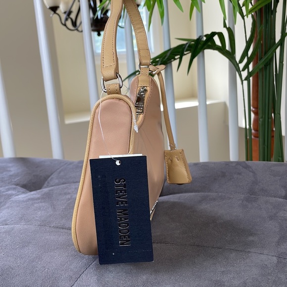 STEVE MADDEN ~ Bpaula Nylon Shoulder/Handbag ~ Beige ~ NWT! - Picture 3 of 9
